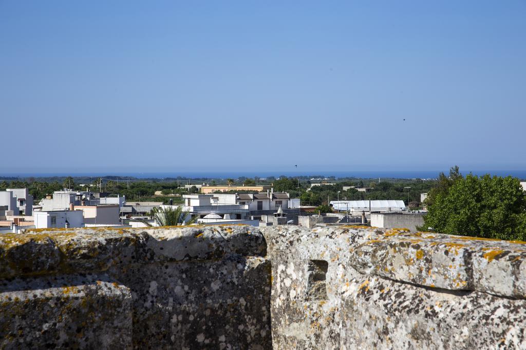 Castello Di Casamassella Bed & Breakfast Ruang foto