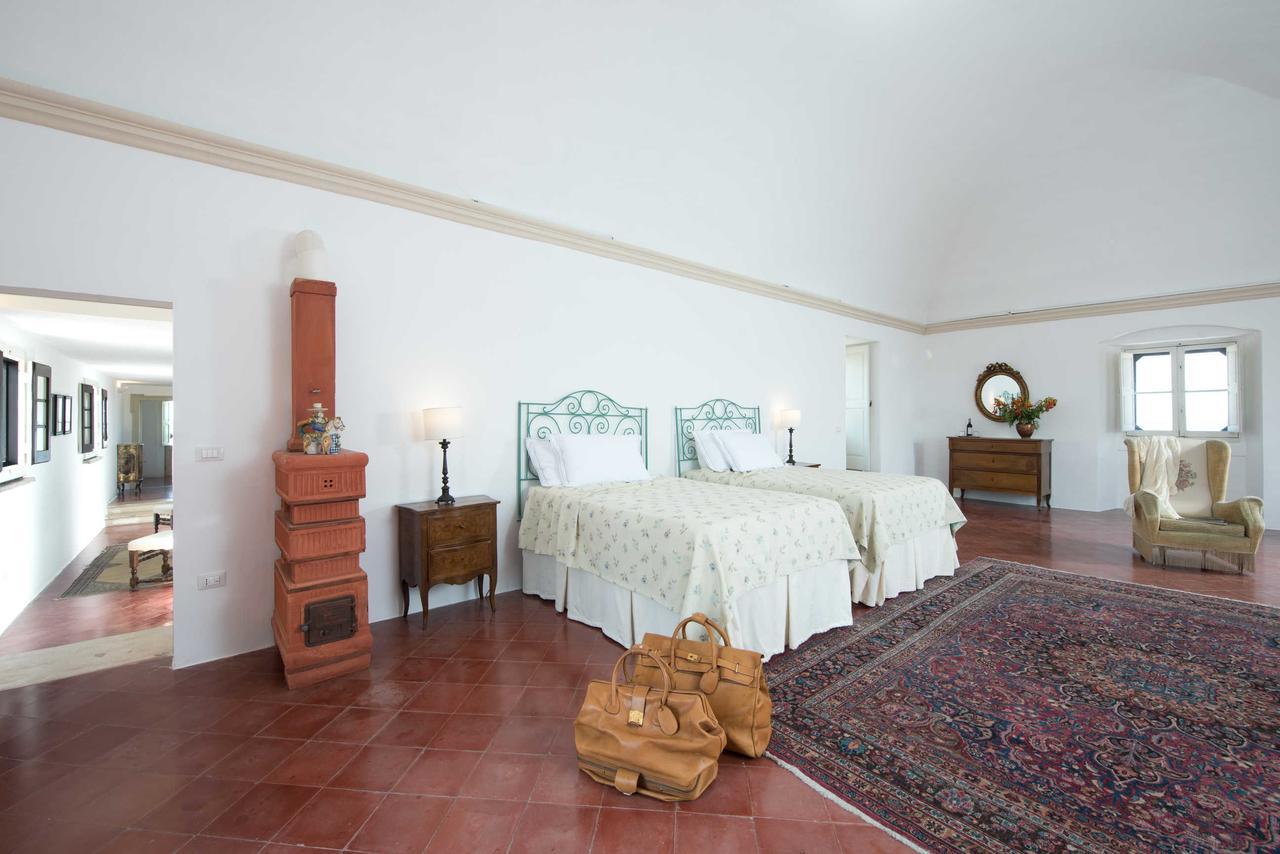 Castello Di Casamassella Bed & Breakfast Ruang foto