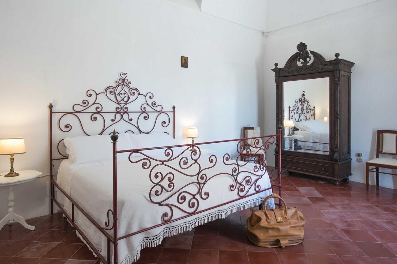 Castello Di Casamassella Bed & Breakfast Ruang foto